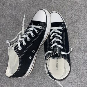 black low top converse